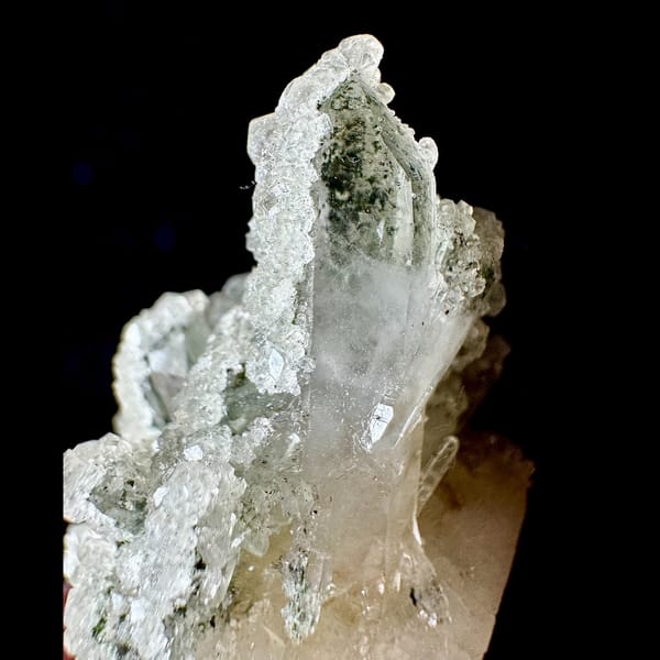 Quartz with Apophyllite and Calcite Hubei 5.5 cm — detail view