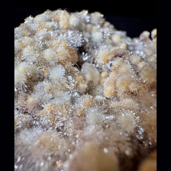 Creedite Cluster 7.5 cm — detail view
