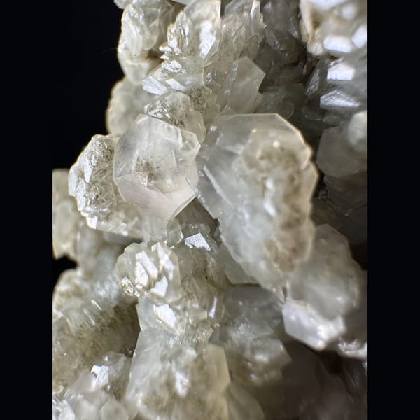 Green Quartz with Petal Calcite Inner Mongolia 8.5 cm — detail view
