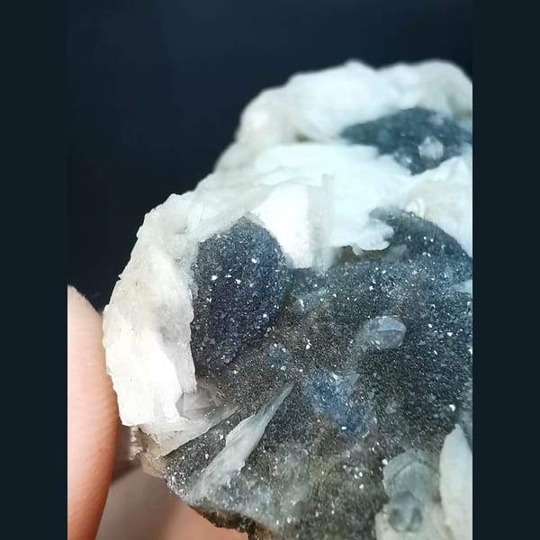 Sugary garnet with quartz and calcite — alternate view