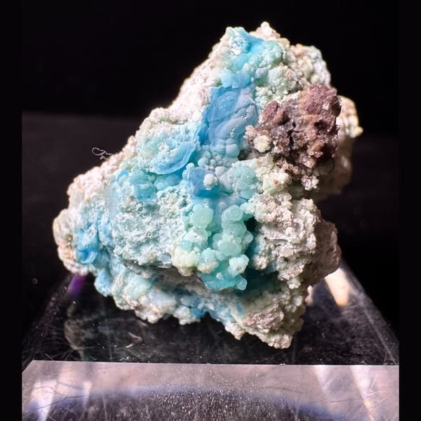 Gibbsite with Gypsum 4.0 cm — complete view