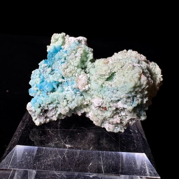 Gibbsite with Gypsum 4.0 cm — alternate view