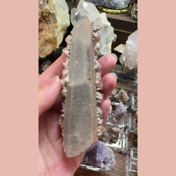 Red-Brown Quartz with Calcite Inner Mongolia 11.0 cm — detail view