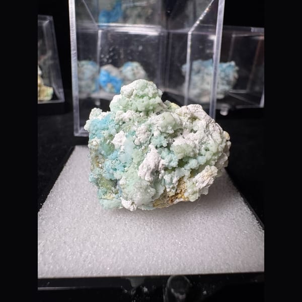 Green Garden Gypsum Guizhou 3.5 cm — complete view