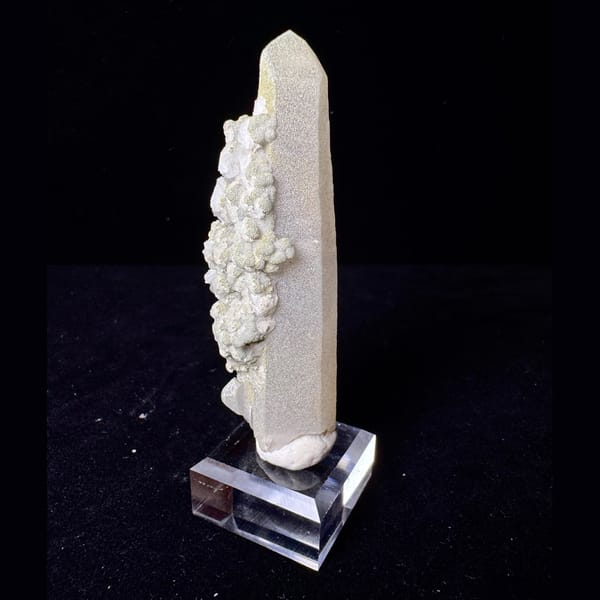 White Quartz with Calcite Inner Mongolia 8.0 cm — detail view