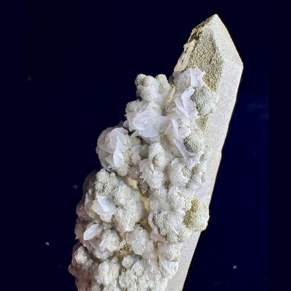 White Quartz with Calcite Inner Mongolia 8.0 cm — detail view