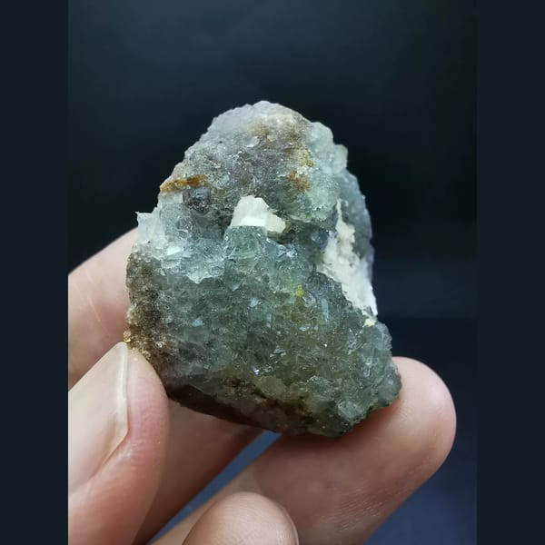 Aggregated fluorite with calcite from Huanggangliang — alternate view