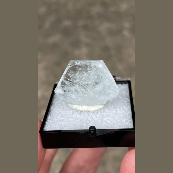 Pale blue tabular aquamarine crystal from Xuebaoding — alternate view