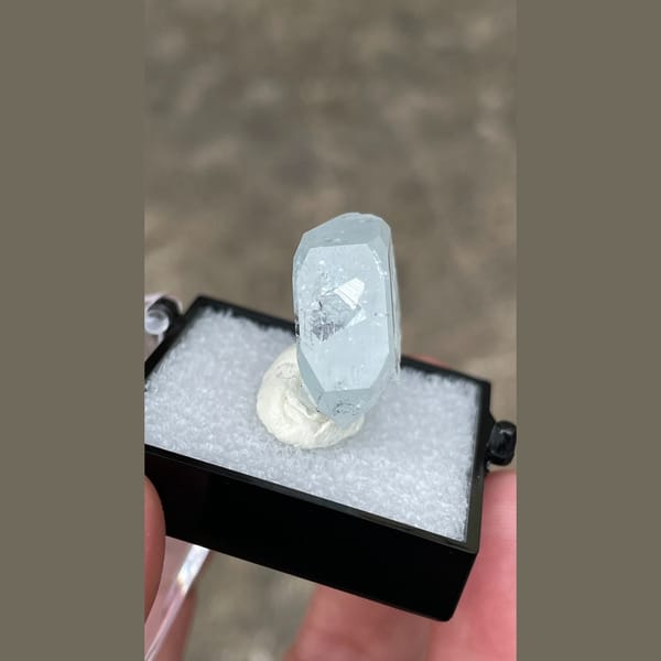 Pale blue tabular aquamarine crystal from Xuebaoding — alternate view