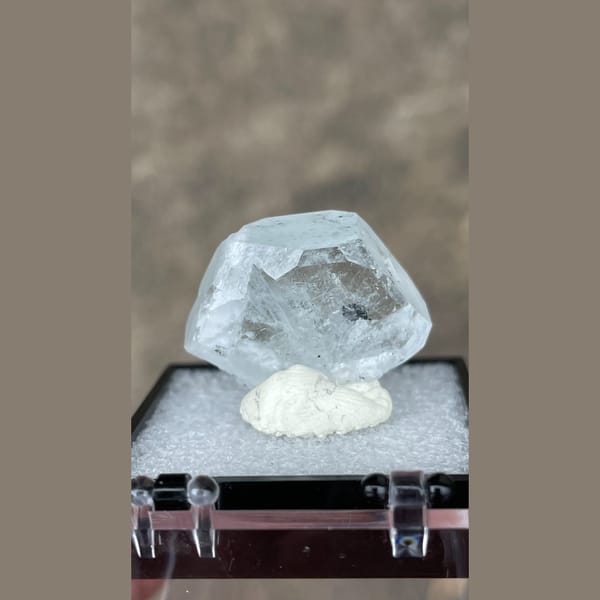 Pale blue tabular aquamarine crystal from Xuebaoding — detail view