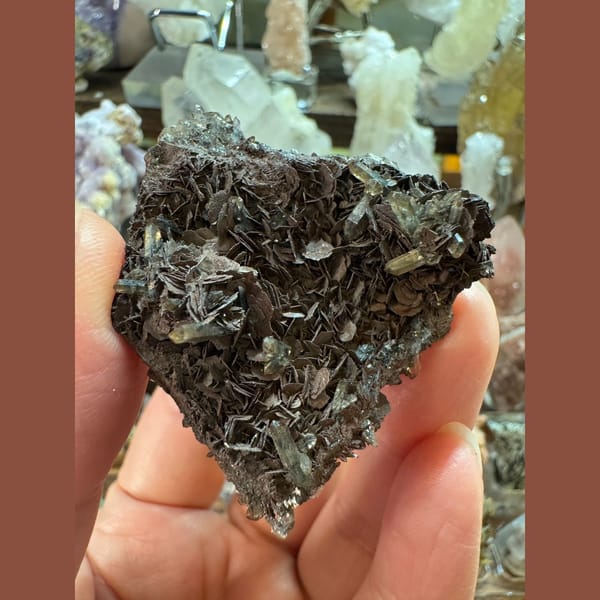 Heart-Shaped Specular Hematite Quartz Guangdong 5.5 cm — complete view
