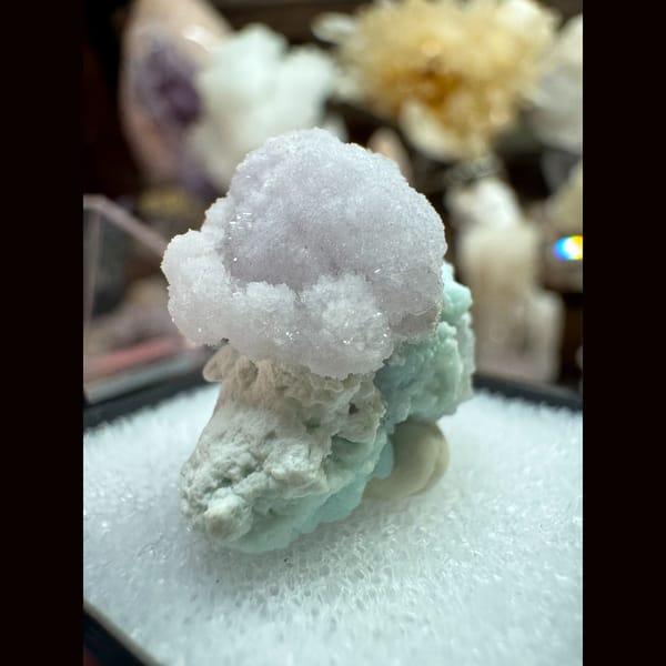 Lilac Creedite on Blue-Green Matrix 3.1 cm — detail view