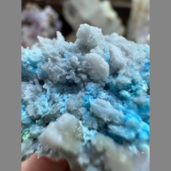 Blue-White Gibbsite with Creedite 6.0 cm — detail view