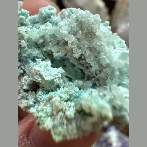Blue-White Gibbsite with Creedite 6.0 cm — detail view