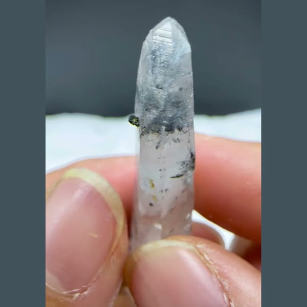 Quartz Crystal with Inclusions Yaogangxian 4.6 cm — detail view