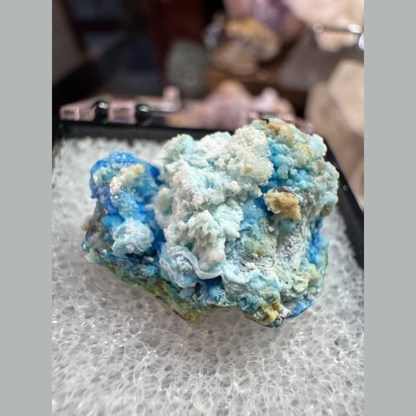 Blue and White Gibbsite with Gypsum 2.0 cm — detail view