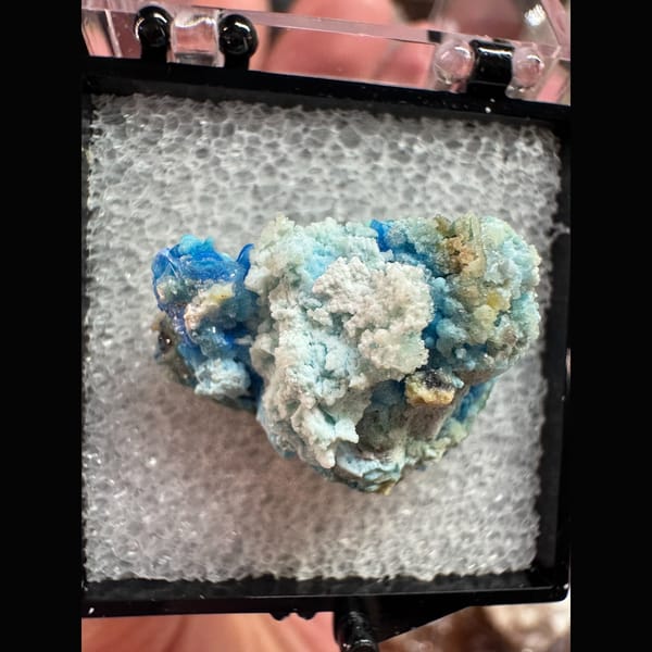 Blue and White Gibbsite with Gypsum 2.0 cm — detail view