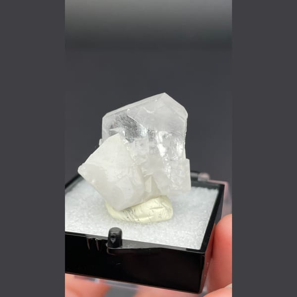 Clear calcite with quartz from Hunan — alternate view