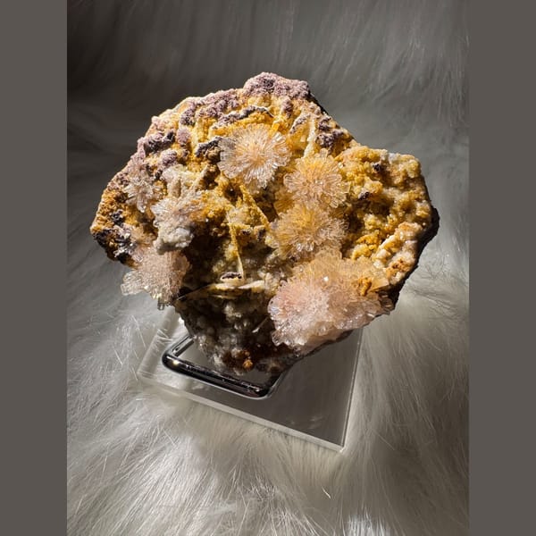 White Creedite Petal Cluster 6.5 cm — alternate view