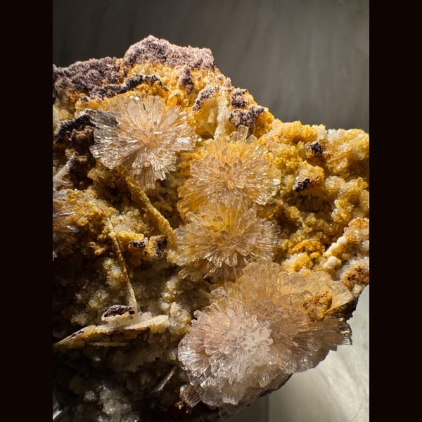 White Creedite Petal Cluster 6.5 cm — alternate view