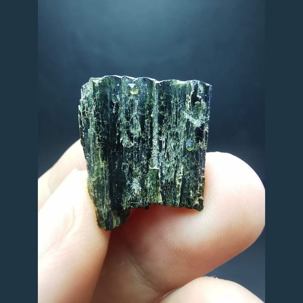 Hedenbergite with quartz from Huanggangliang — complete view