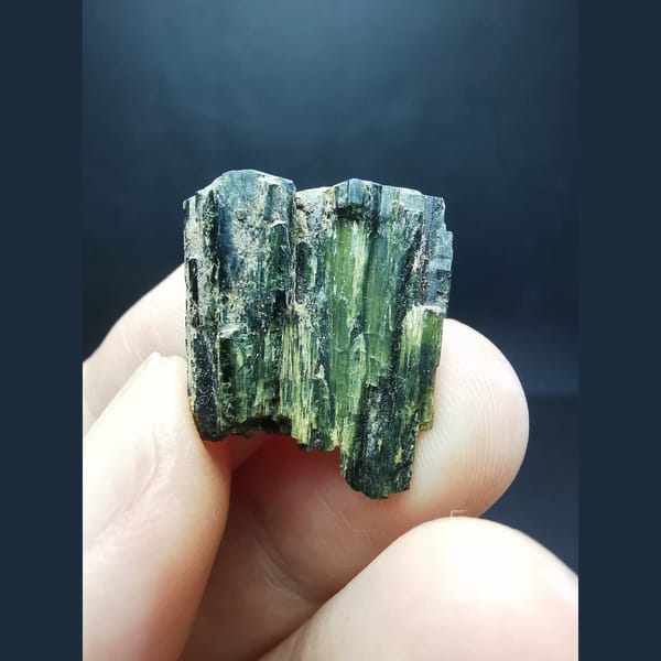 Hedenbergite with quartz from Huanggangliang — alternate view