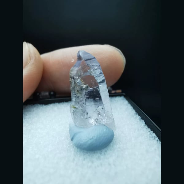 Clear Veracruz amethyst crystal from Mexico — complete view