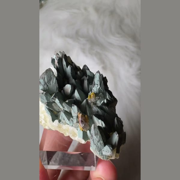 Blue-Grey Feather Calcite Daye 3.5 cm — complete view