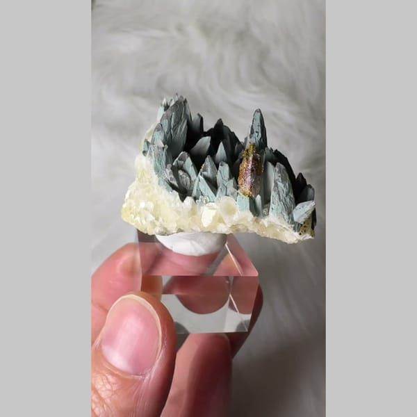 Blue-Grey Feather Calcite Daye 3.5 cm — alternate view