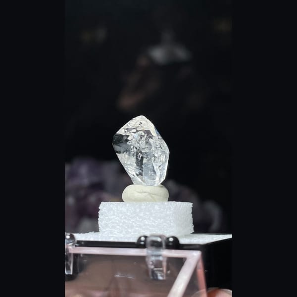 Tiny water clear scepter quartz from Pakistan — detail view