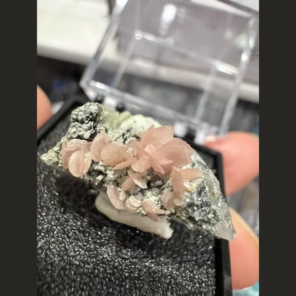 Pink Petal Rhodochrosite 3.0 cm — complete view