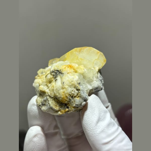 Aquamarine with feldspar from Xuebaoding, Sichuan — alternate view