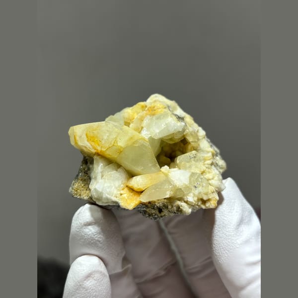 Aquamarine with feldspar from Xuebaoding, Sichuan — alternate view