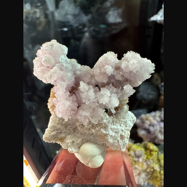 Pink-White Creedite Cluster 4.0 cm — complete view