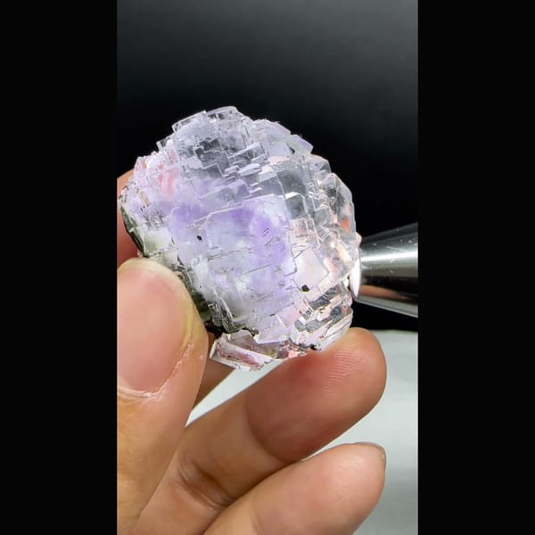 Stepped Snowflake Fluorite Yaogangxian 3.7 cm — detail view