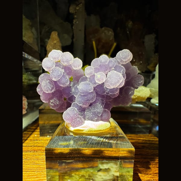 Purple Grape Agate Cluster 4.0 cm — complete view