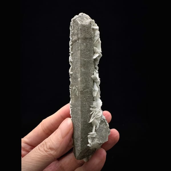 Quartz with chlorite-dusted petal calcite from Inner Mongolia — alternate view