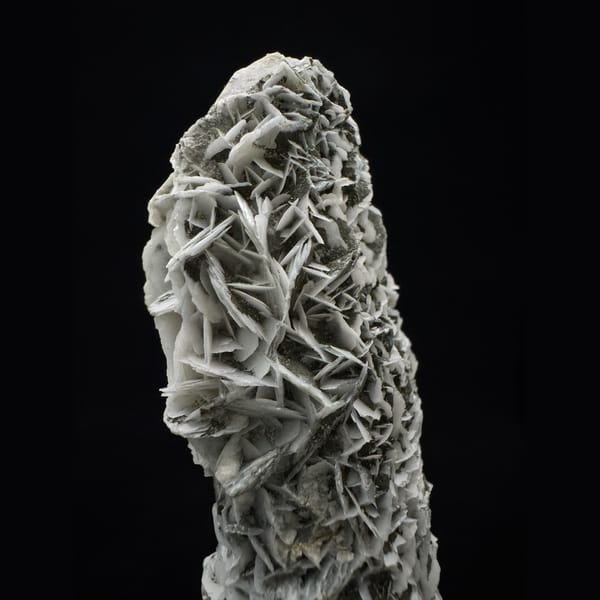 Quartz with chlorite-dusted petal calcite from Inner Mongolia — alternate view