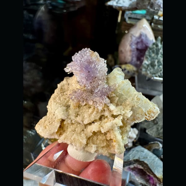 Lilac Creedite on Matrix 4.0 cm — detail view