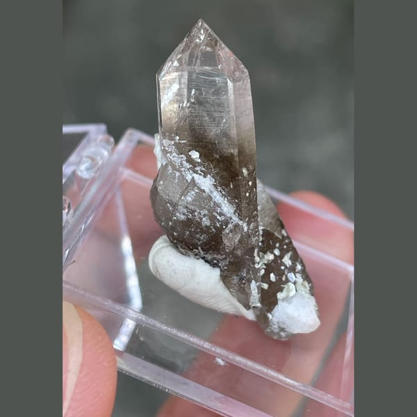 Small quartz cluster from Yunxiao — alternate view