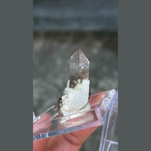 Small quartz cluster from Yunxiao — alternate view