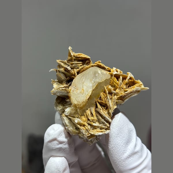 Aquamarine with golden mica sprays from Xuebaoding, Sichuan — alternate view