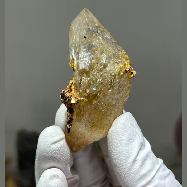 Xuebaoding quartz with mica A — alternate view
