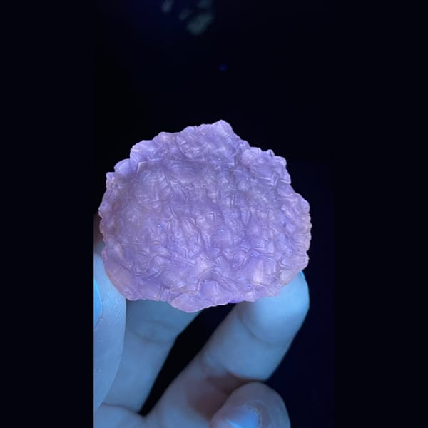 Green fluorite cluster from Henan — complete view