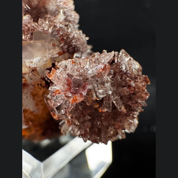 Creedite with Fluorite 5.0 cm — detail view