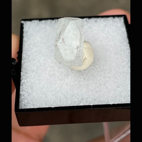 Small bright aquamarine from Xuebaoding — alternate view