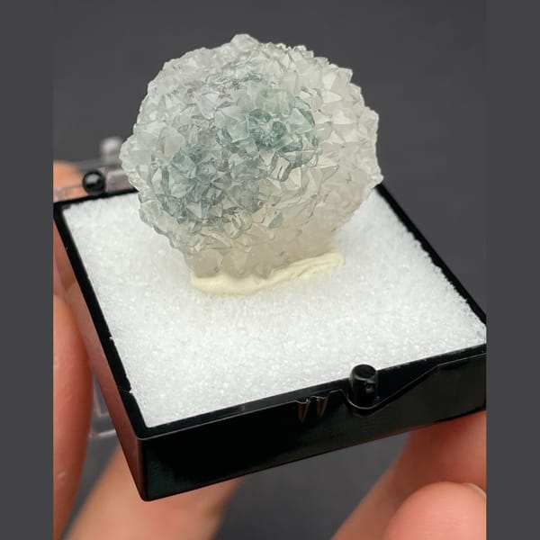 Quartz flower over malachite from the Congo — detail view