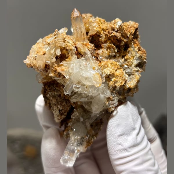 Large Xuebaoding quartz with mica — complete view
