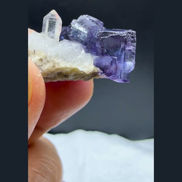 Blueberry Purple Fluorite with Quartz Yaogangxian 2.6 cm — detail view