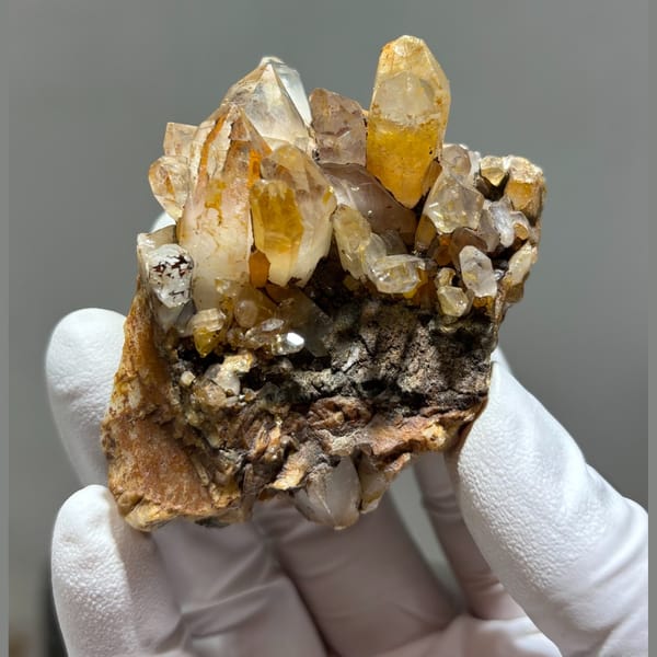 Blocky Xuebaoding quartz — alternate view